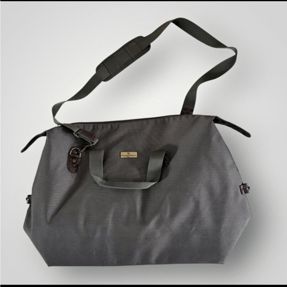 Tommy Bahama Large Olive Green Canvas & Leather Duffle Bag — 21" x 15" x 8"